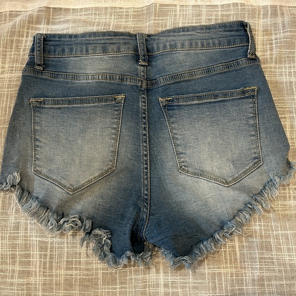Denim shorts- Excellent Used Condition size-5 - Picture 2 of 4